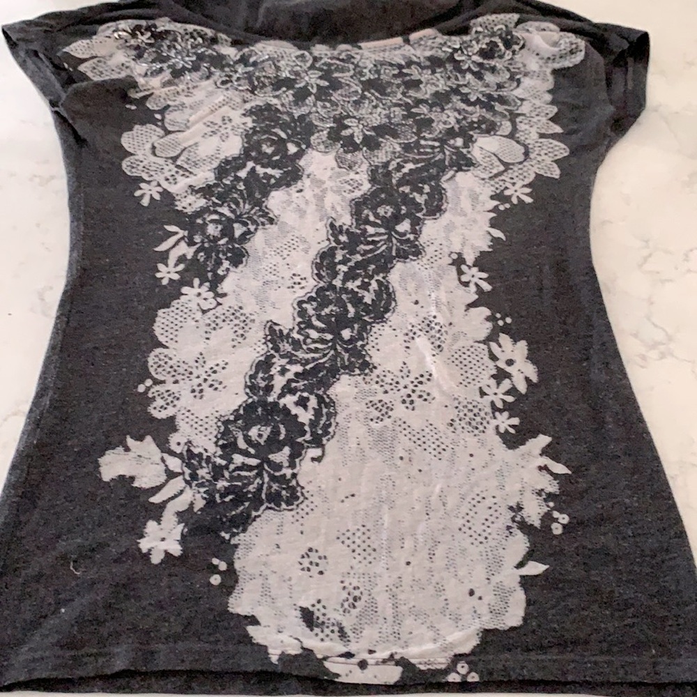 Express graphic tee